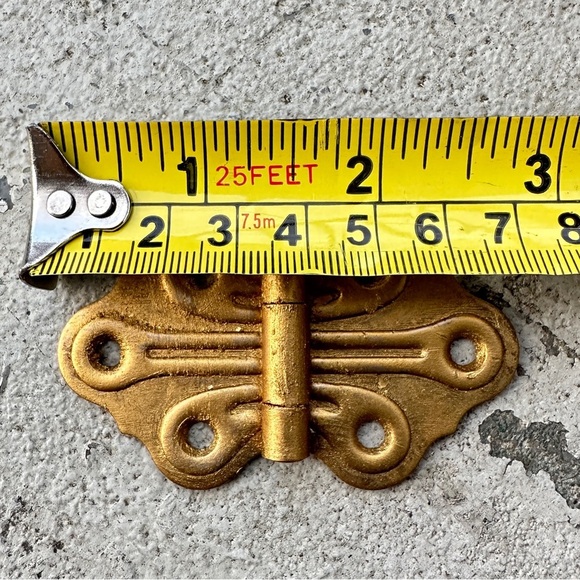 Gilded Gold Ornamental Butterfly Hinges - Picture 8 of 8